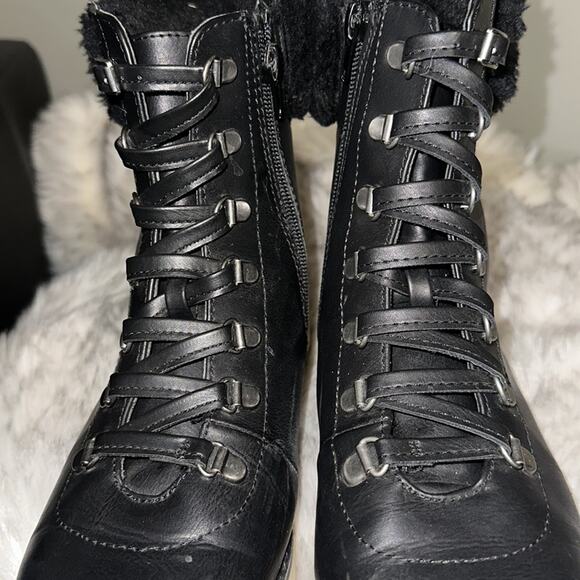 MIA Makayla Combat Bootie with Fur Wedge Heel Women’s Sz 7.5 Black - Picture 6 of 9